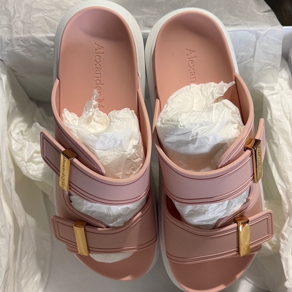 Alexander McQueen Blush Pink Rubber Slide Sandals - Picture 4 of 9